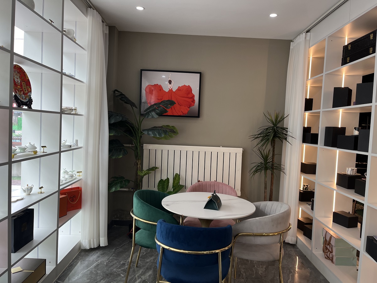 唐山市路北区艺客陶瓷制品店